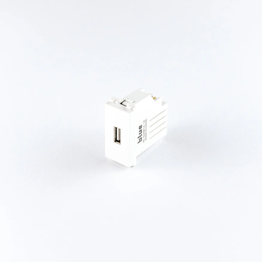 بريزة USB مفرد 2.1 امبير ابيض بلو